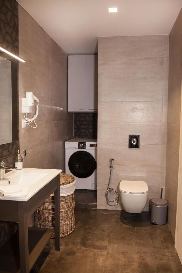 אתונה Central Comfy Modern Flat 2 Bedrooms 2 Bathrooms מראה חיצוני תמונה