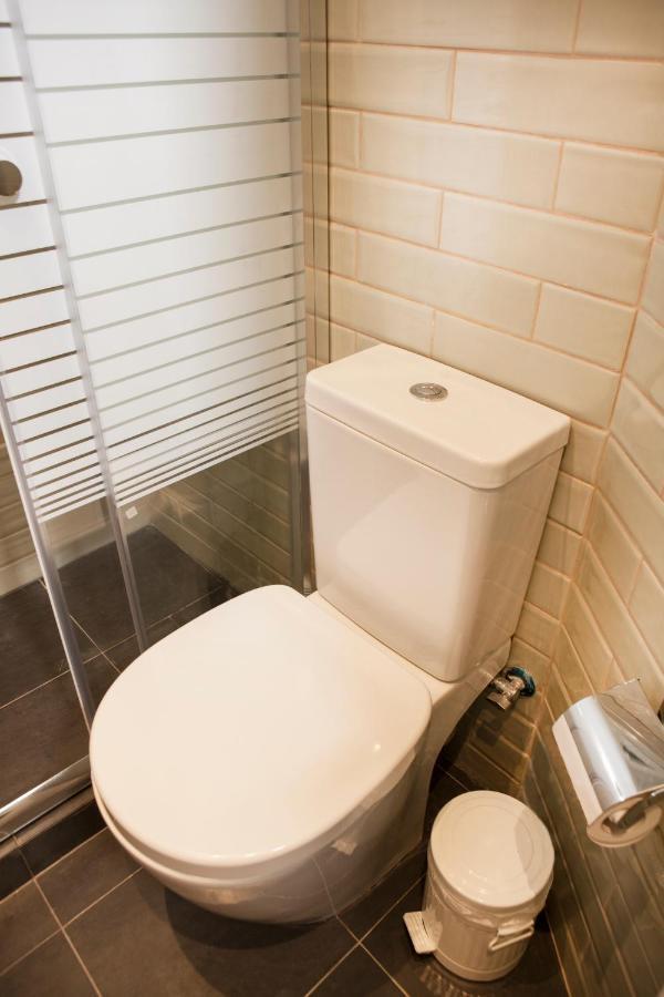 אתונה Central Comfy Modern Flat 2 Bedrooms 2 Bathrooms מראה חיצוני תמונה